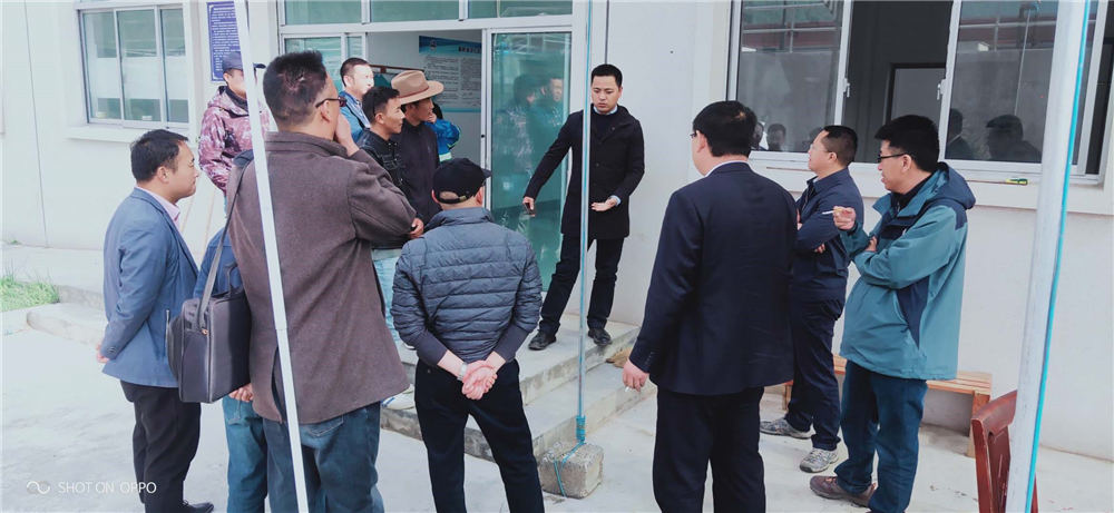 西南督查組在自治區(qū)、日喀則市、吉隆縣、吉隆鎮(zhèn)有關(guān)領(lǐng)導(dǎo)的陪同下對(duì)吉隆鎮(zhèn)污水處理廠檢查工作